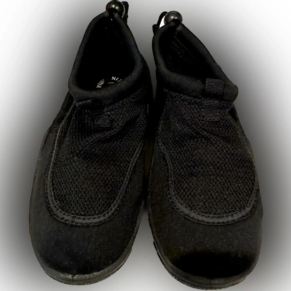S.C.I.I. Children’s/Kids Black Water Shoes Sz:4 Swim Summer Water Parks!